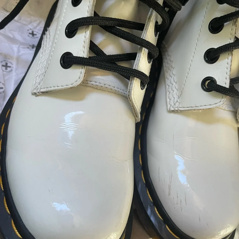Dr. Martens 1460 Patent Leather Women's Lace-up Shiny  Doc Martens White - Picture 5 of 15